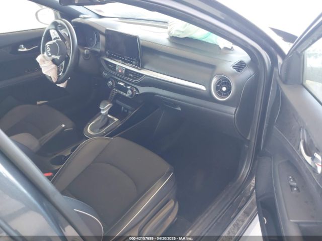3KPF54AD7PE572821 KIA Forte Gt-line