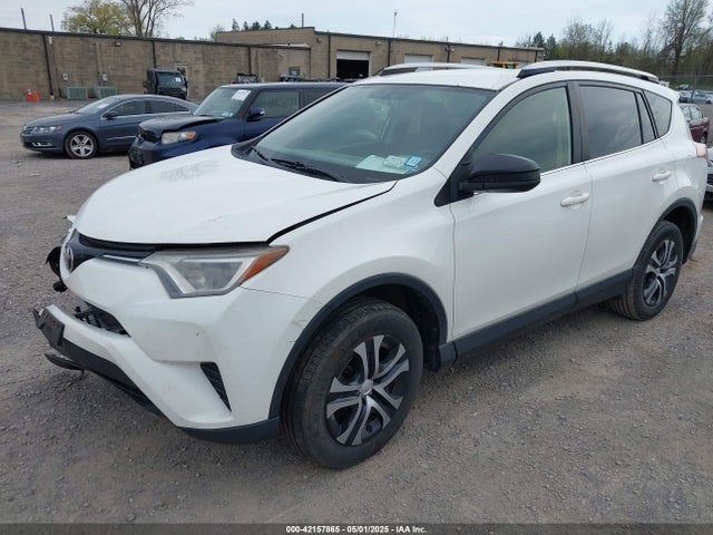 JTMBFREV0GJ075947 Toyota RAV4 LE