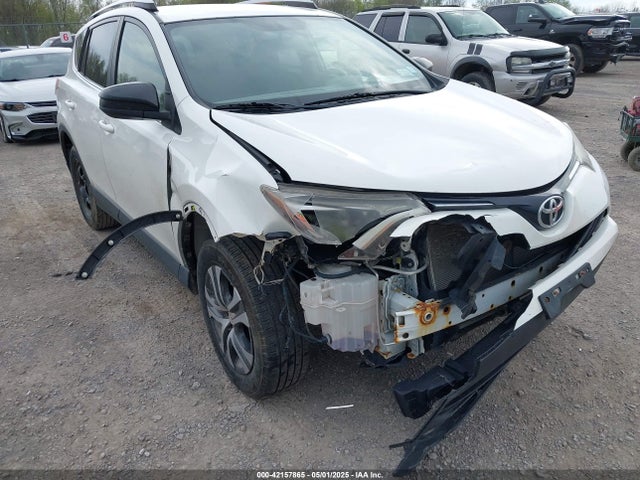 JTMBFREV0GJ075947 Toyota RAV4 LE