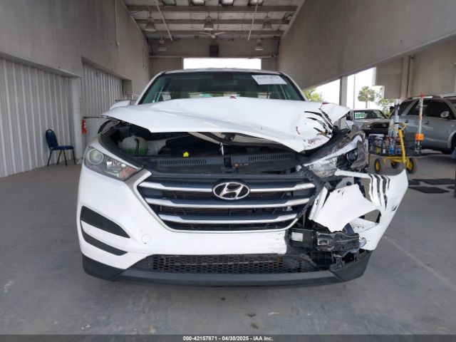 KM8J2CA44JU657178 Hyundai TUCSON SE