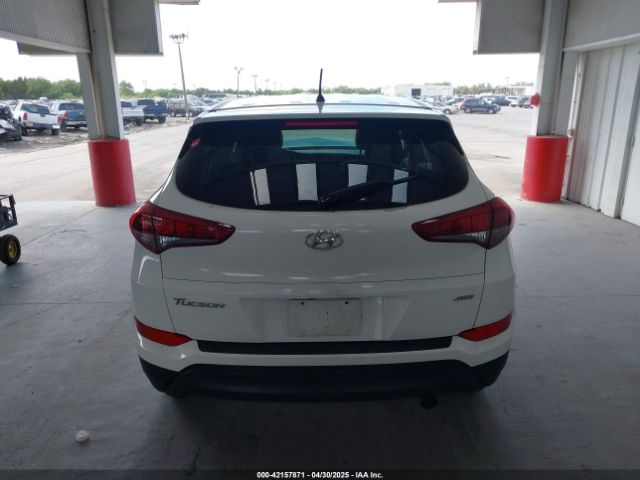 KM8J2CA44JU657178 Hyundai TUCSON SE