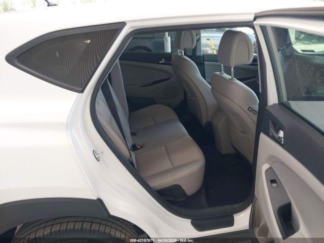 KM8J2CA44JU657178 Hyundai TUCSON SE