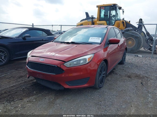 Ford FOCUS SE 2018 1FADP3K24JL253115 Image 2