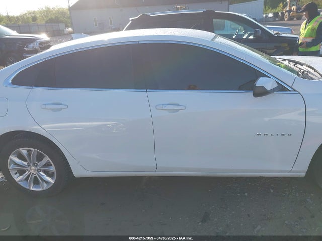 1G1ZD5ST7NF115966 Chevrolet Malibu Fwd Lt