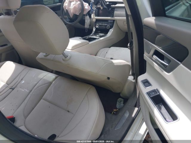 2018 JAGUAR XF SAJBJ4FX0JCY55655 Photo 7