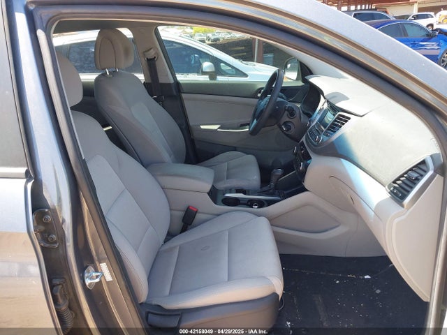 KM8J23A47HU539717 Hyundai TUCSON SE