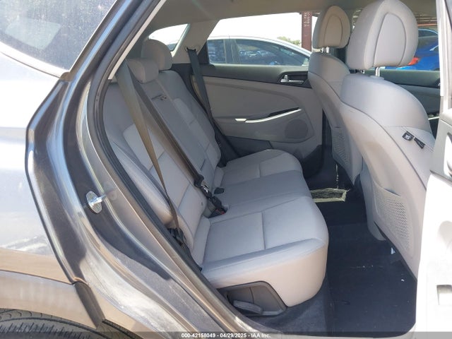 KM8J23A47HU539717 Hyundai TUCSON SE