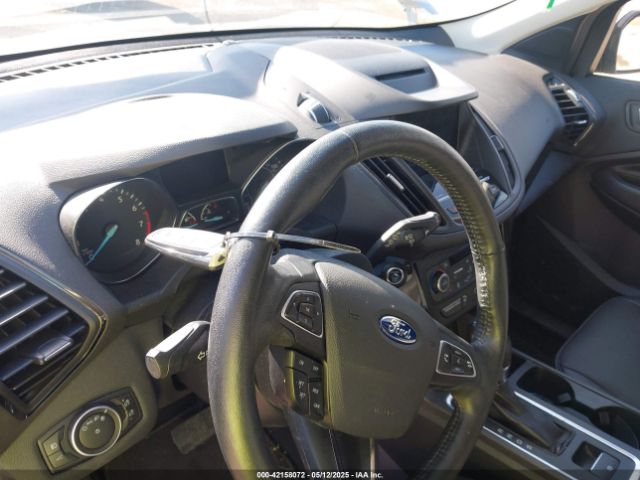 1FMCU0J92JUC69282 Ford Escape Titanium