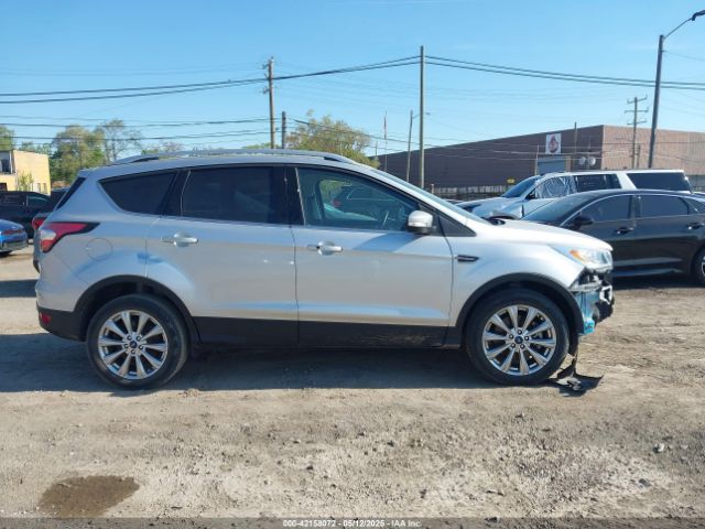 1FMCU0J92JUC69282 Ford Escape Titanium