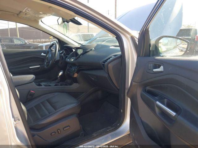 1FMCU0J92JUC69282 Ford Escape Titanium