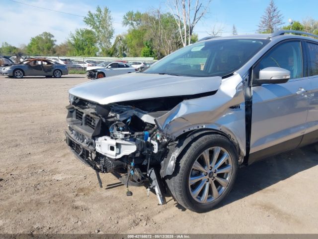 1FMCU0J92JUC69282 Ford Escape Titanium