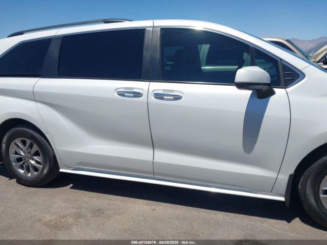 5TDJRKECXNS118859 Toyota SIENNA XLE