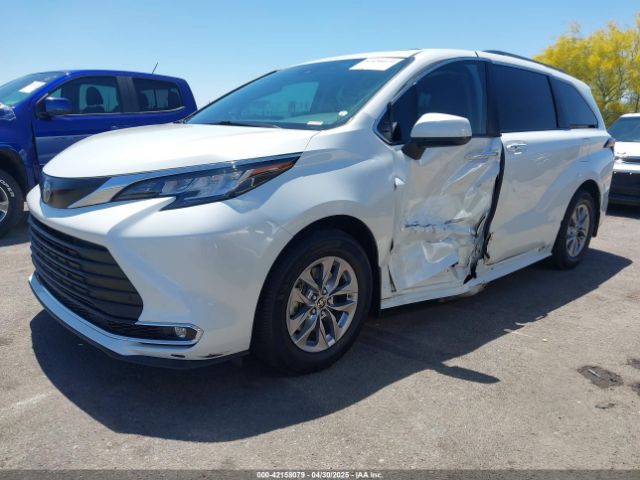 5TDJRKECXNS118859 Toyota SIENNA XLE