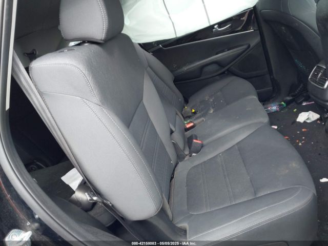 5XYPGDA5XLG680807 KIA Sorento 3.3l S