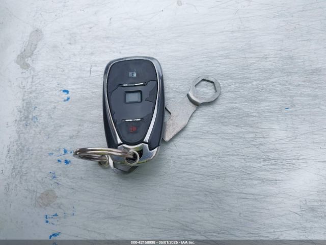 2GNAXHEV1J6212103 Chevrolet EQUINOX LS