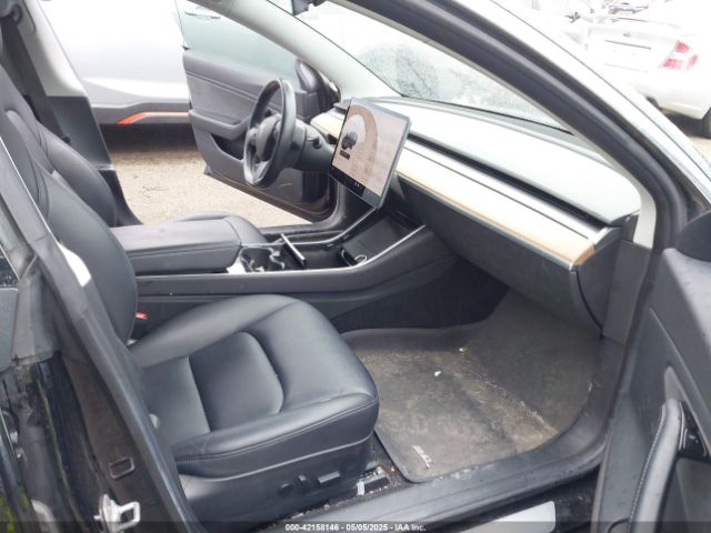 2018 TESLA MODEL 3 5YJ3E1EB3JF064096 Photo 4