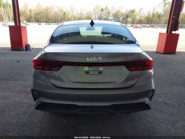 3KPF24AD2PE691594 KIA Forte Lxs