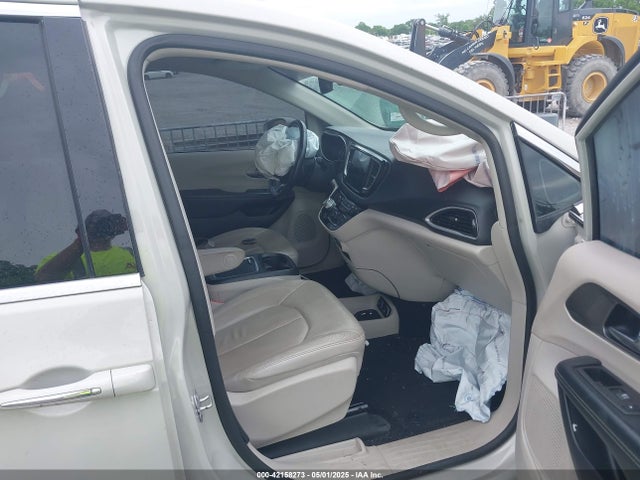 2C4RC1BG8MR590961 Chrysler Pacifica Touring L