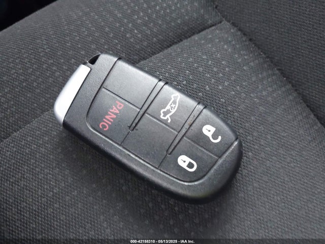 1C3CCCAB0GN102079 Chrysler 200 Limited