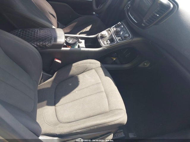 1C3CCCAB0GN102079 Chrysler 200 Limited