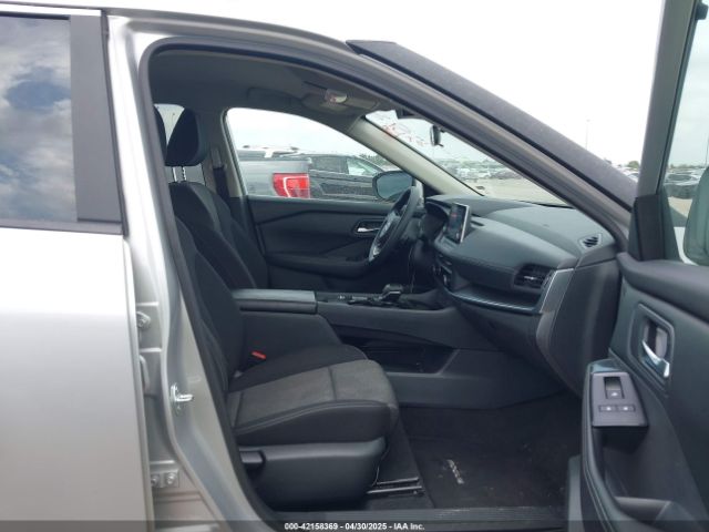 5N1BT3BA7RC677593 Nissan Rogue Sv Fwd