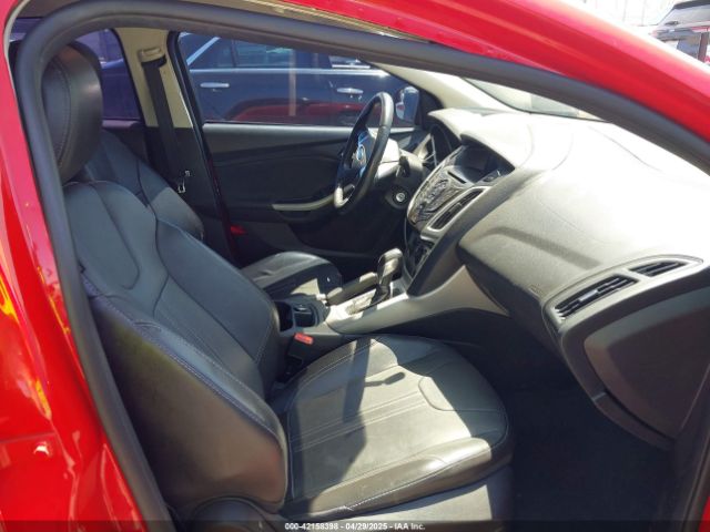 1FADP3F28EL323912 Ford FOCUS SE