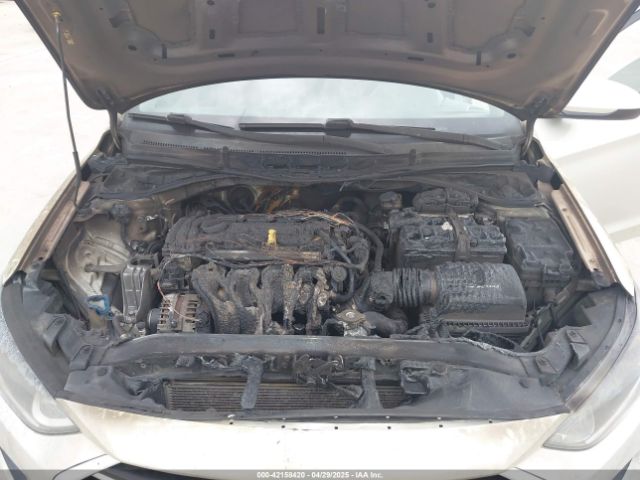 KMHD74LF4HU072081 Hyundai ELANTRA SE