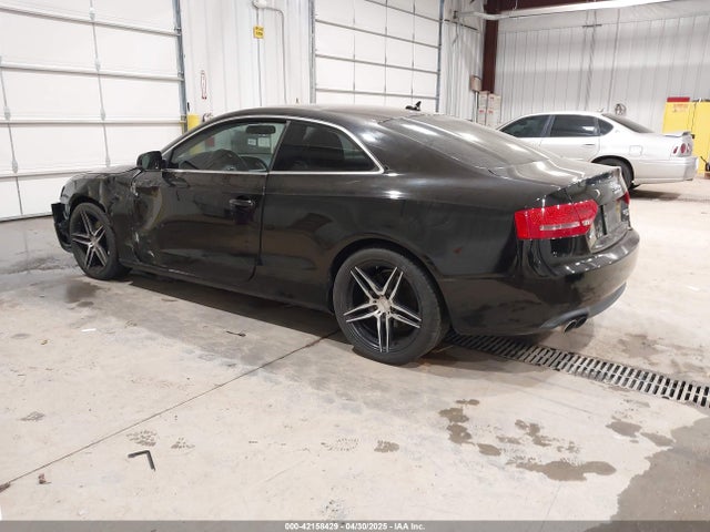 2010 AUDI A5 WAULFAFR3AA047023 Photo 2