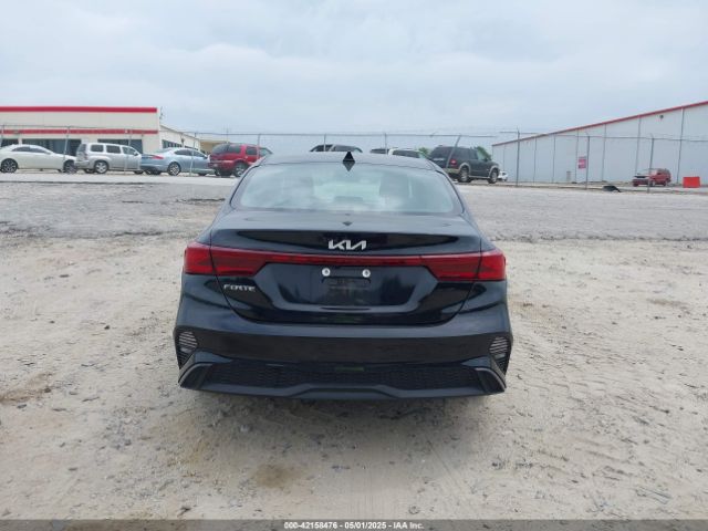 3KPF24AD1PE594919 KIA Forte Lxs