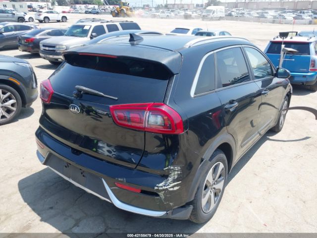 KNDCB3LC0K5290177 KIA NIRO LX