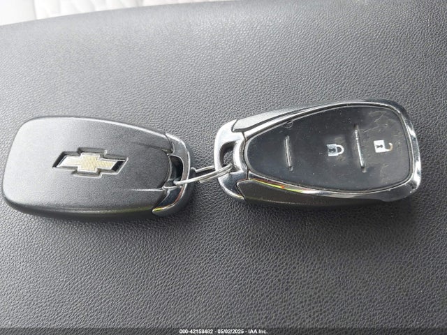 3GNAXHEV5JL367233 Chevrolet EQUINOX LS