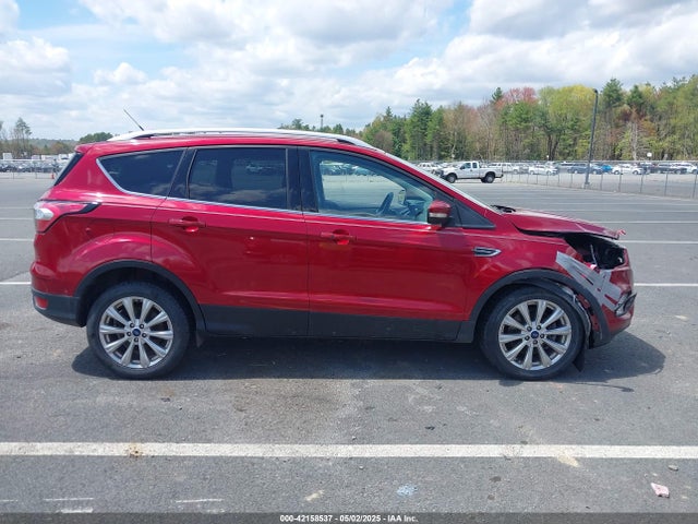 1FMCU9J93HUC13107 Ford Escape Titanium