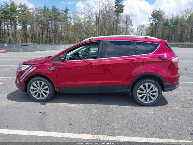 1FMCU9J93HUC13107 Ford Escape Titanium