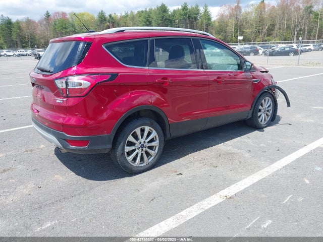 1FMCU9J93HUC13107 Ford Escape Titanium