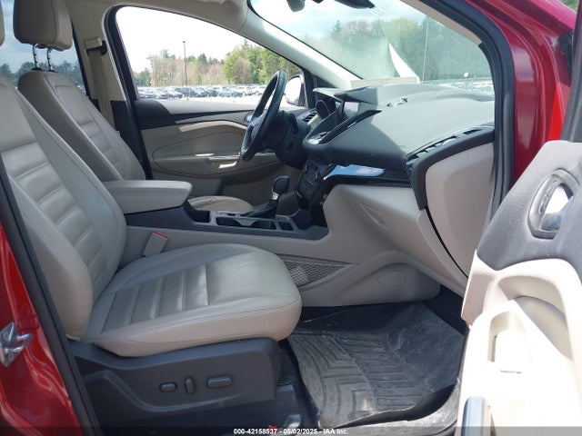 1FMCU9J93HUC13107 Ford Escape Titanium