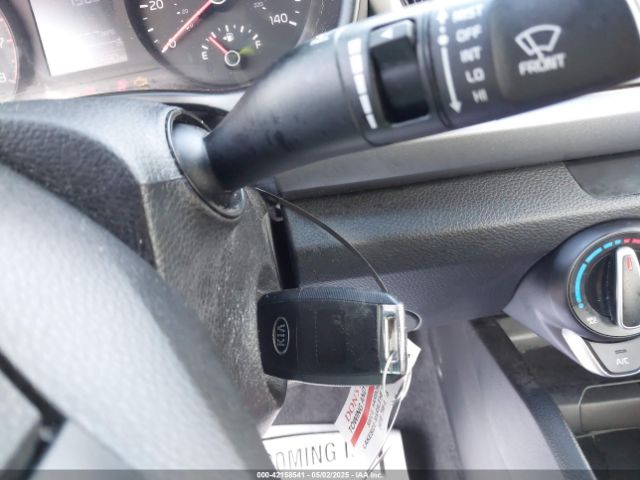 3KPA24AB8KE233222 KIA RIO S