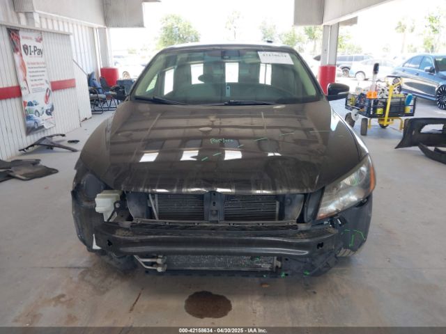 1VWBT7A30FC064531 Volkswagen Passat 1.8t Se