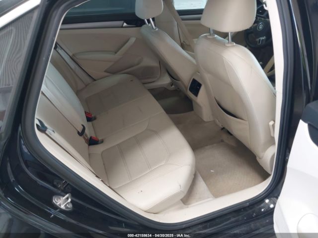 1VWBT7A30FC064531 Volkswagen Passat 1.8t Se