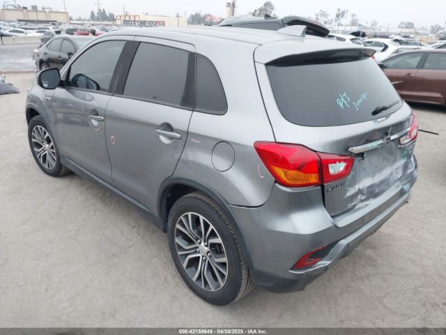 2018 MITSUBISHI OUTLANDER SPORT JA4AP3AW8JU013880 Photo 2