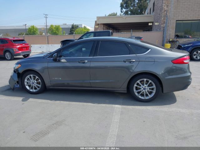 3FA6P0LU8KR286757 Ford Fusion Hybrid Se