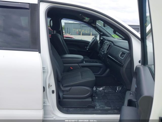 1N6AA1E51JN519586 Nissan TITAN SV