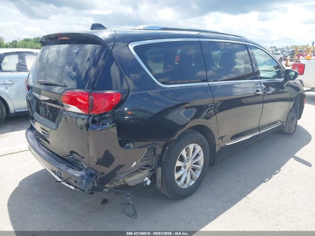 2C4RC1BG1JR263569 Chrysler Pacifica Touring L