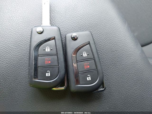 2T3H1RFV0PC242415 Toyota RAV4 LE