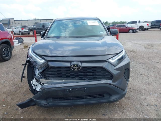 2T3H1RFV0PC242415 Toyota RAV4 LE