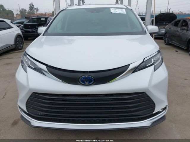 5TDYRKEC3PS141787 Toyota SIENNA XLE