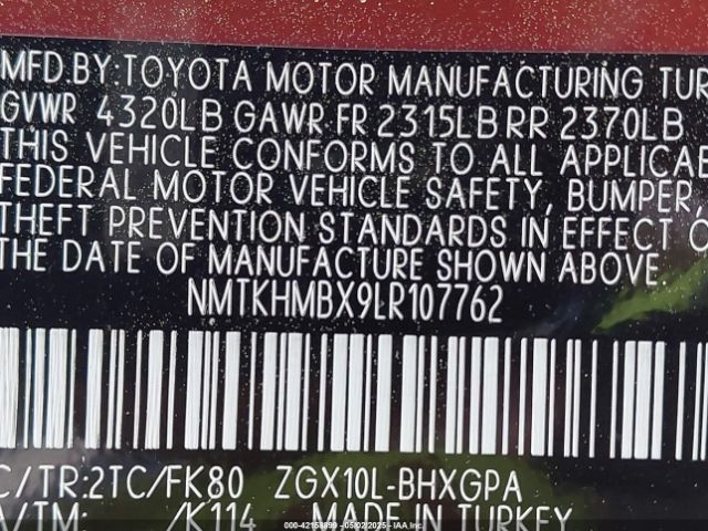 NMTKHMBX9LR107762 Toyota C-HR XLE