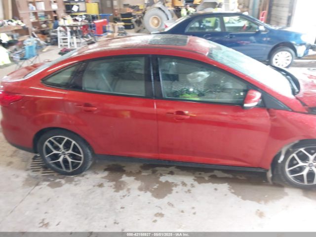 1FADP3H26JL300829 Ford FOCUS SEL
