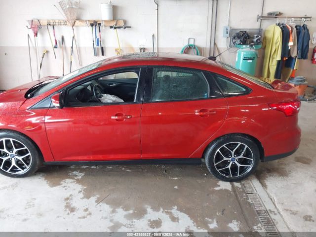 1FADP3H26JL300829 Ford FOCUS SEL