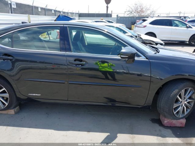 JTHBW1GG5J2194268 Lexus ES 300H
