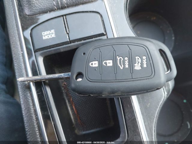 5NPE24AF4FH025196 Hyundai SONATA SE
